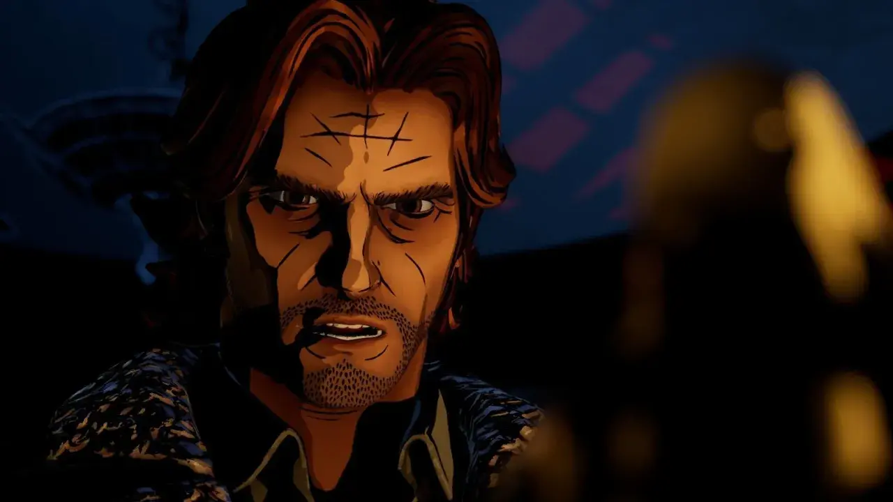 Bigby Wolf z The Wolf Among Us Spolszczenie, z ponurym wyrazem twarzy, w mrocznym otoczeniu.
